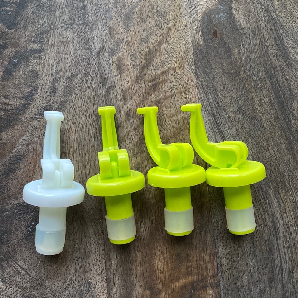 4 universal wine stoppers bottle toppers caps lime green white new reusable